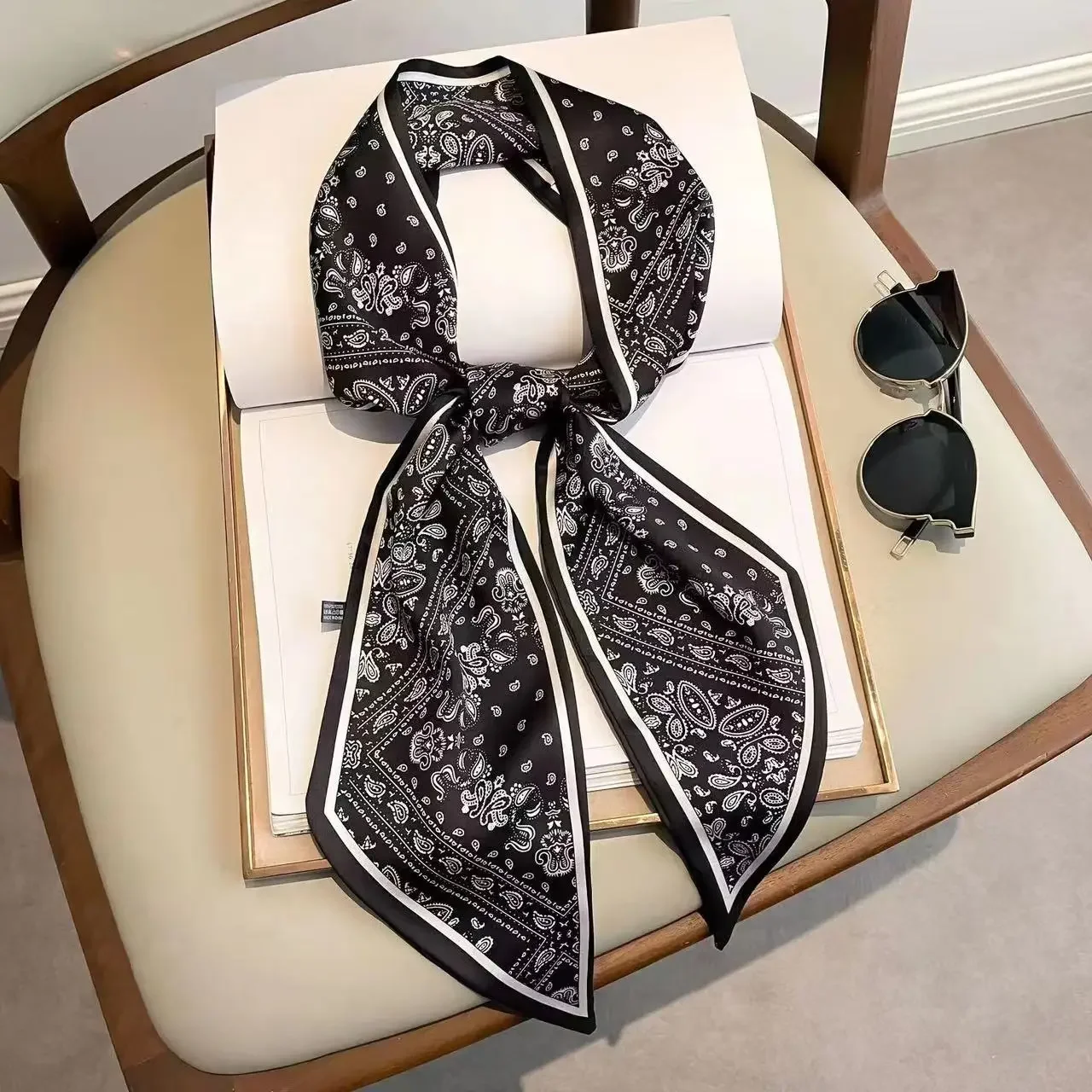 Luxury Bags Quality - Sciarpa Skinny Stampata di Design, Foulard