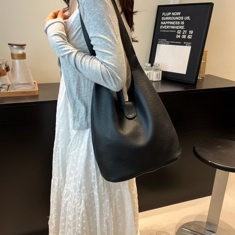 Luxury Bags Must Have - Elegante Borsa Fasciatoio da Donna di