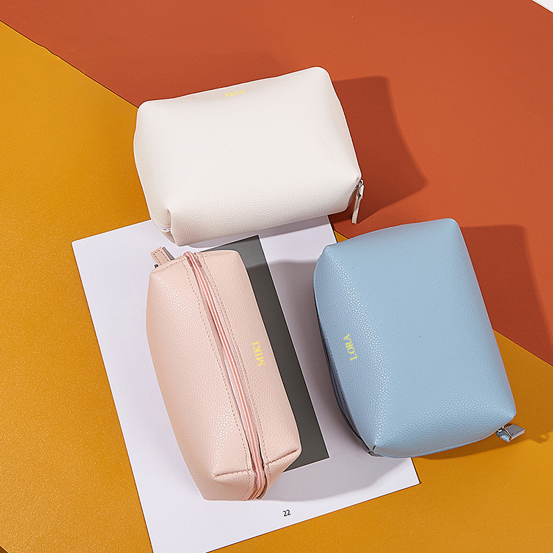 Borsa per cosmetici in pelle P - Luxury Bags Name For Women recensione e prezzo
