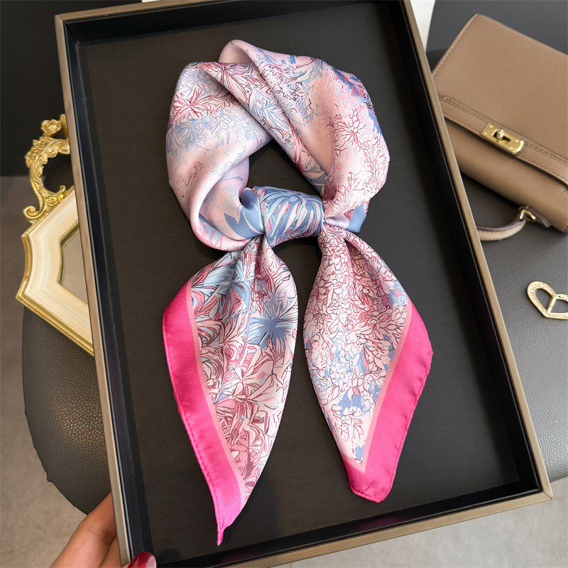 Sciarpa di lusso con stampa di - Luxury Bags Brand recensione e prezzo