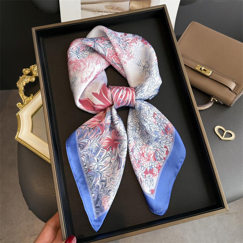 Sciarpa di lusso con stampa di - Luxury Bags Brand recensione e prezzo