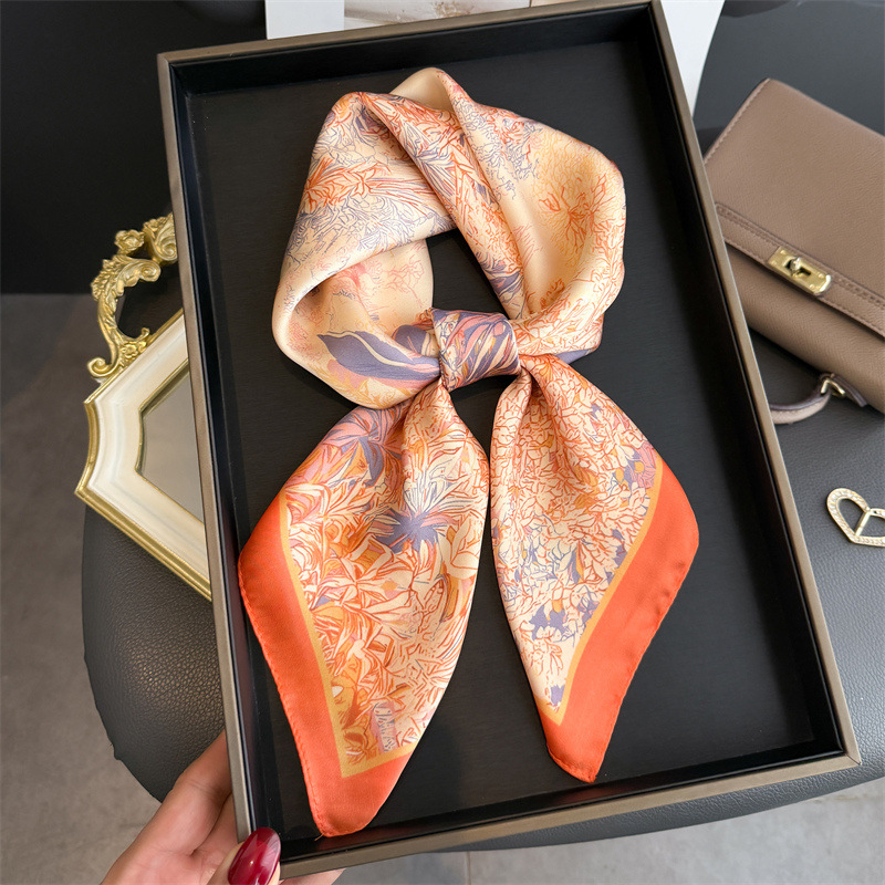 Sciarpa di lusso con stampa di - Luxury Bags Brand recensione e prezzo
