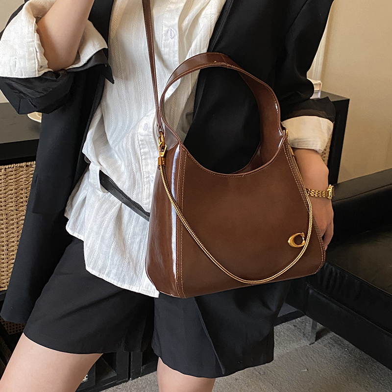 Nuova Borsa Sottospalla di Des - Luxury Bags Coach recensione e prezzo