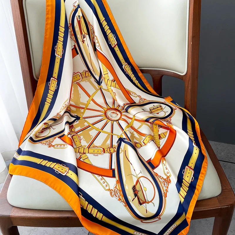 Foulard Quadrato Sottile in Se - Luxury Bags Quality recensione e prezzo